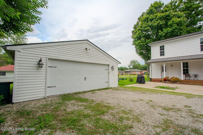 Building Photo - 6209 Applegate Ln