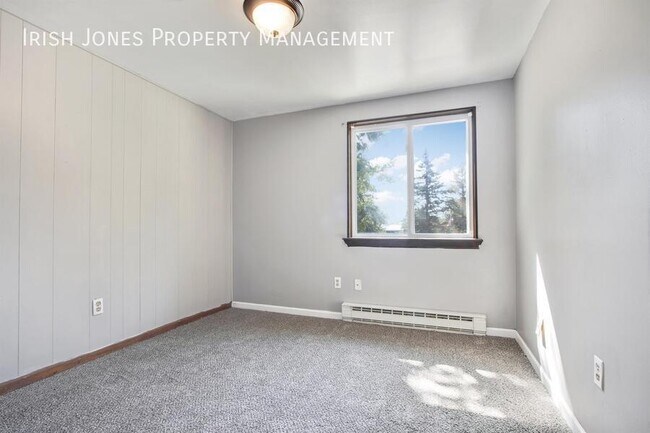 Building Photo - 5700 Glendale Dr