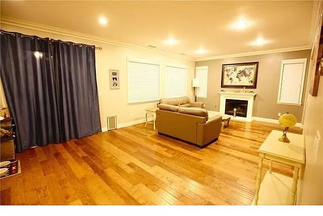 Building Photo - 15761 Crestwood Ave