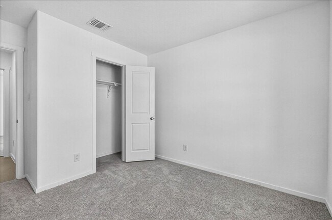 Building Photo - 1314 Lady Yoli St
