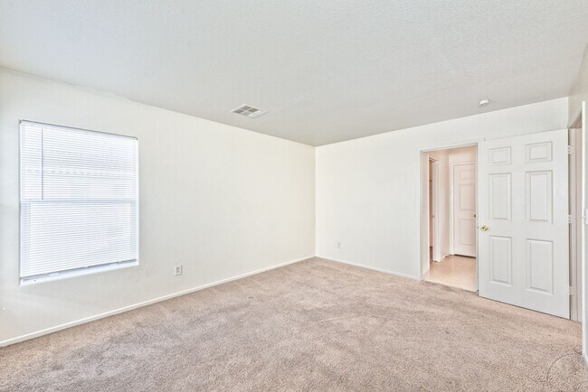 Building Photo - 4222 E Spruce Fern Ln