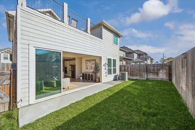 Building Photo - 4017 Delta Rose St