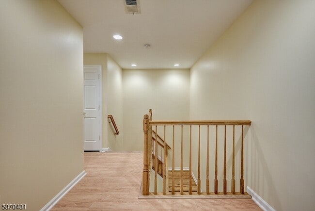 Building Photo - 612 Kensington Ln