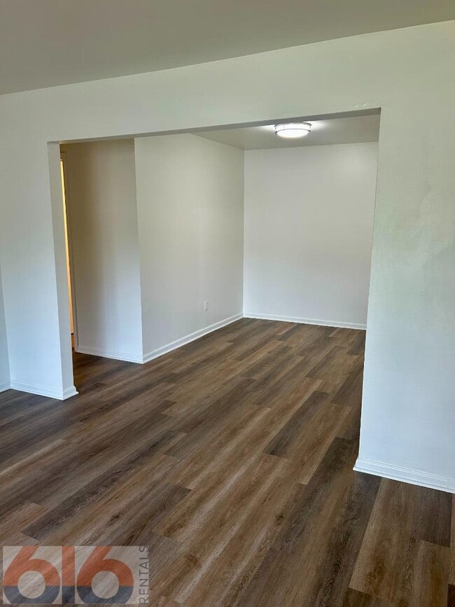 Building Photo - 630 56th St SE