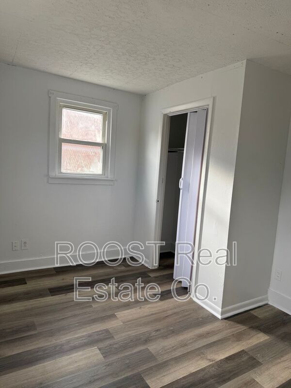 Building Photo - 124 S Chillicothe St