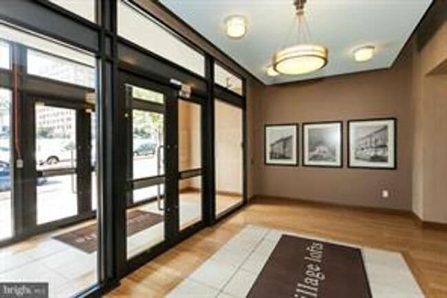 Building Photo - 2026/2027 Gorgeous Village Lofts 2bd plus ...