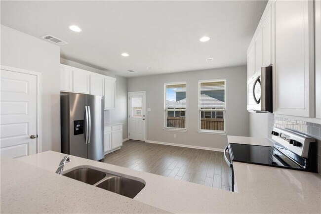 Building Photo - 100 Drifter Ln