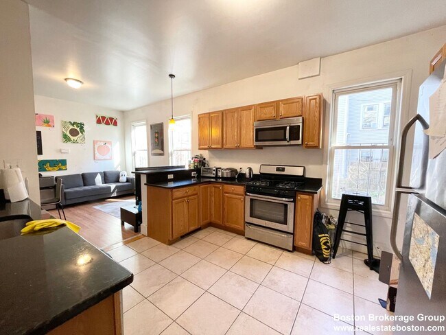 Building Photo - 46 Delle Ave