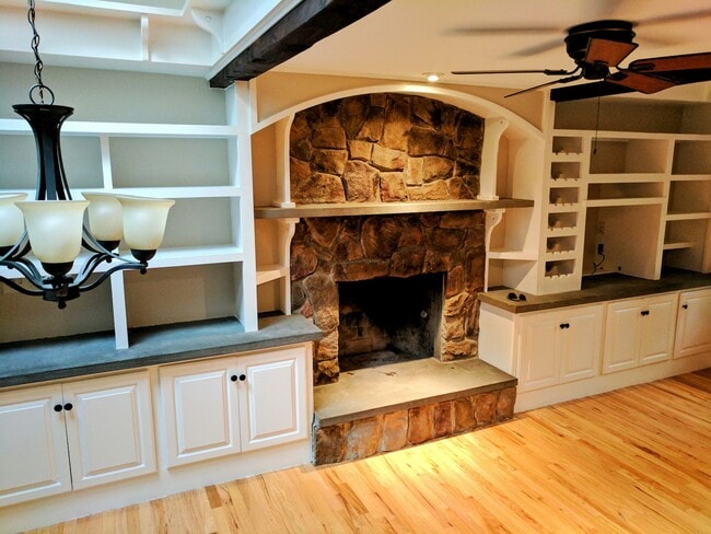 Building Photo - 247 Woodland Rd