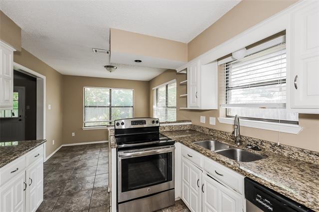 Building Photo - 516 E Lark Ct