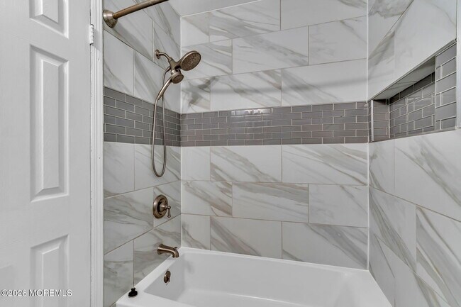 Building Photo - 390 Crawford St