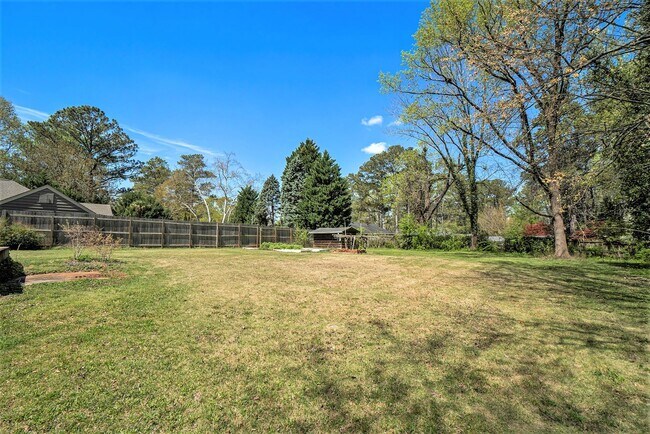 Building Photo - 3 Bedroom, 2 Bath in Decatur