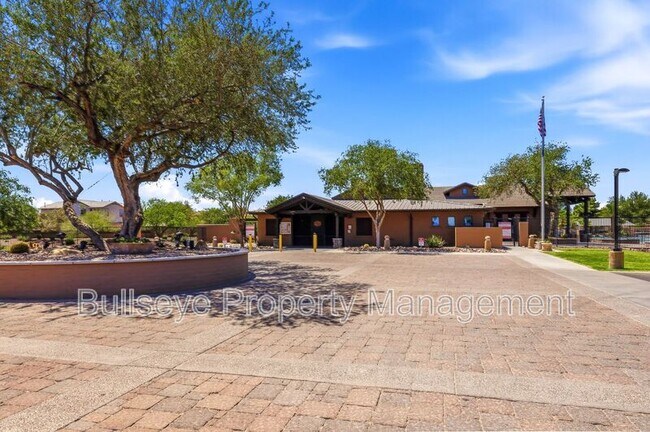 Building Photo - 21069 N Jocelyn Ln