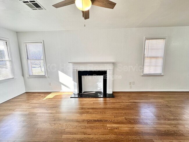 Building Photo - 2537 NW 35th St