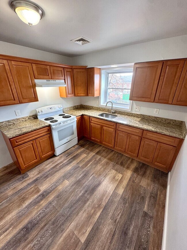 Building Photo - 1139 Spring Garden St