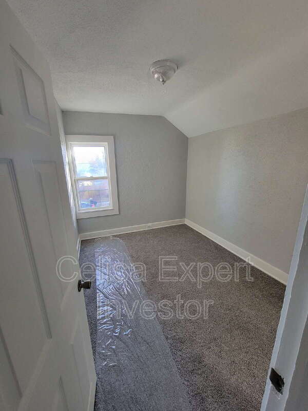 Building Photo - 3118 Robinwood Dr