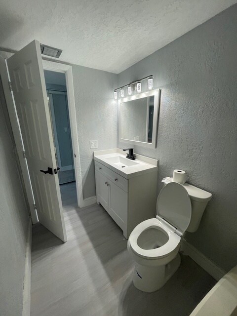 Building Photo - 6900 SW 39th St