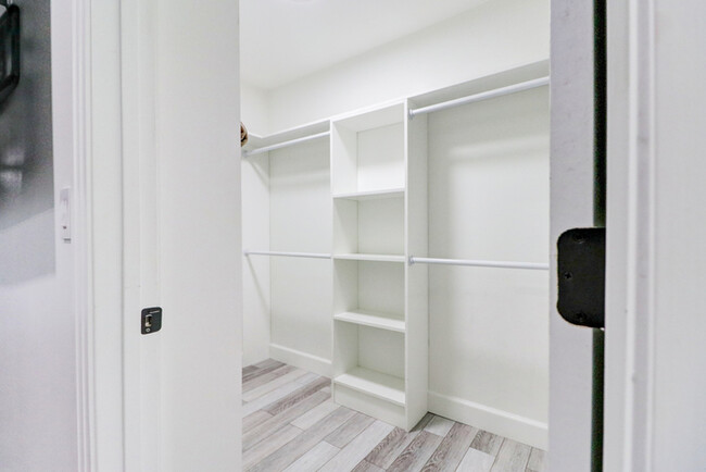 Building Photo - 16212 W Course Dr