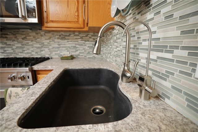 Building Photo - 9402 Vía Yolanda