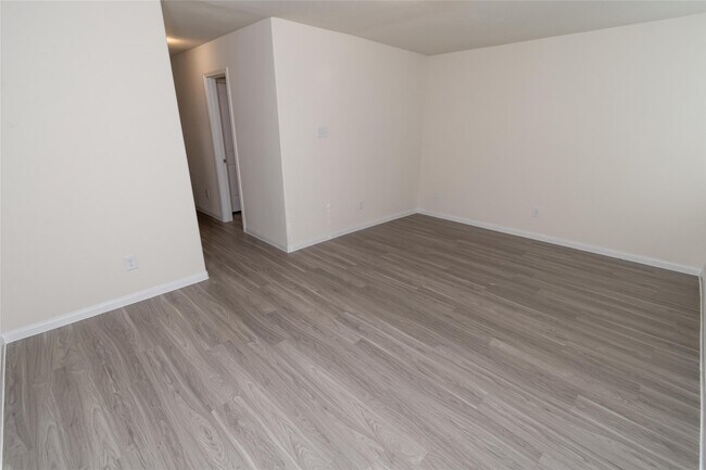 Building Photo - 5535 Plantation Forest Dr