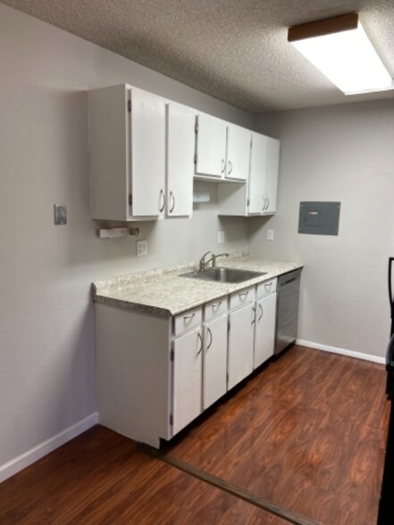 Building Photo - 5034 El Camino Dr