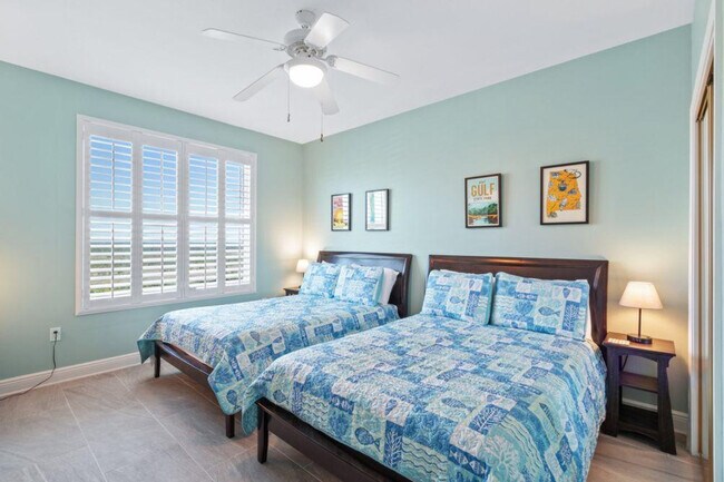 Building Photo - 365 E Beach Blvd