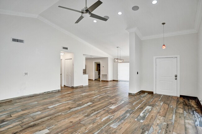 Building Photo - 21760 Contado Rd