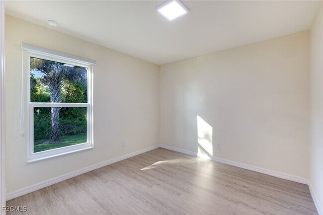 Building Photo - 5038 Tradewinds Cir