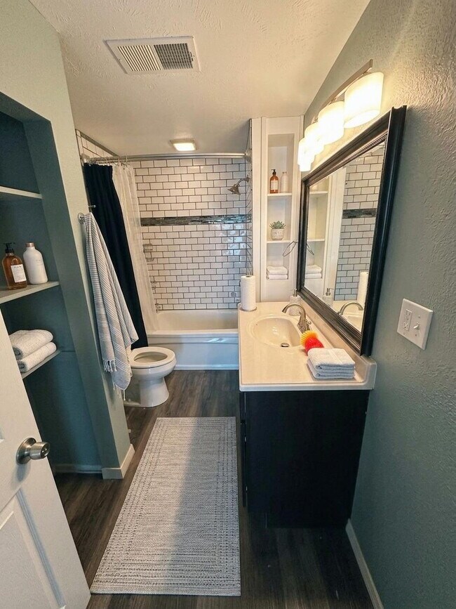Building Photo - Vintage Charm Meets Modern Hosting: The Ultimate 4-Bedroom meets modern.