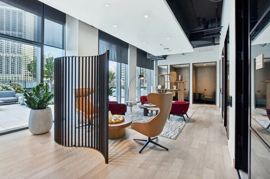 Building Photo - 345 N Canal St