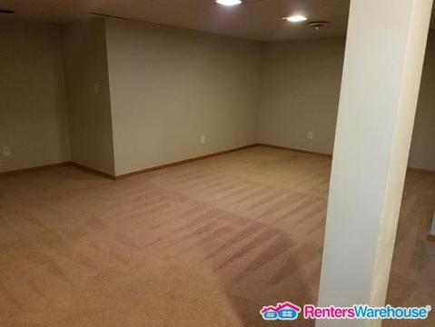 Building Photo - 161 90th Ln NE