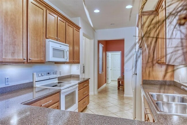 Building Photo - 2310 Palm Tree Dr