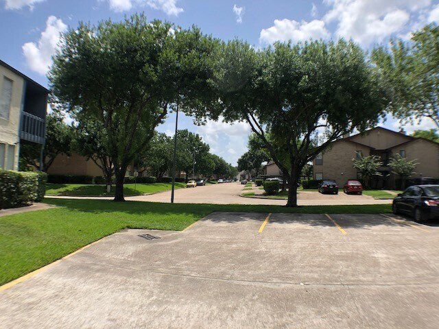 Building Photo - 8370 Jorine Dr