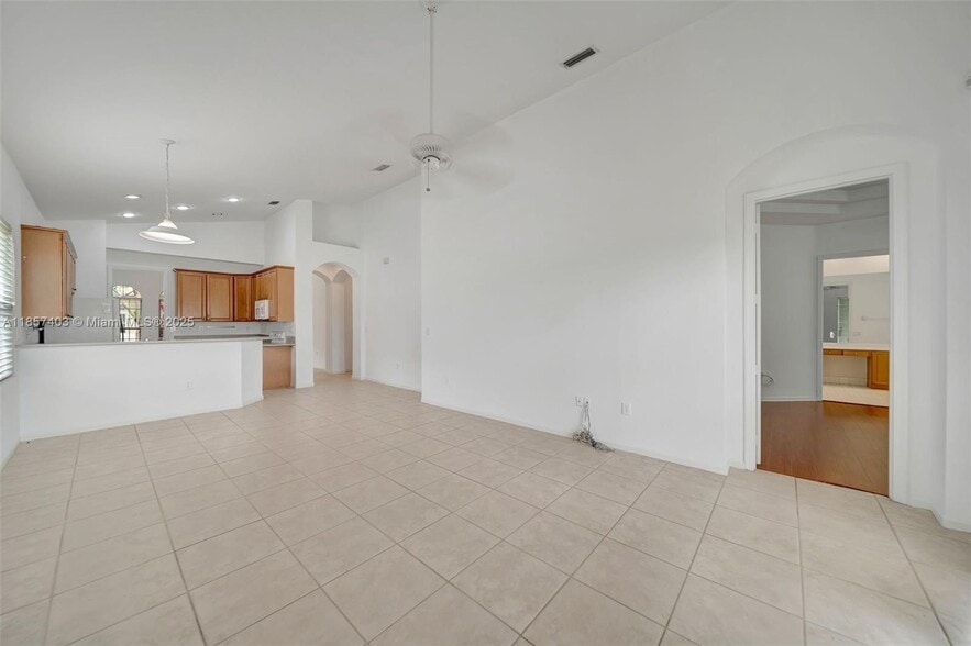 Building Photo - 7314 NW 19th Ct