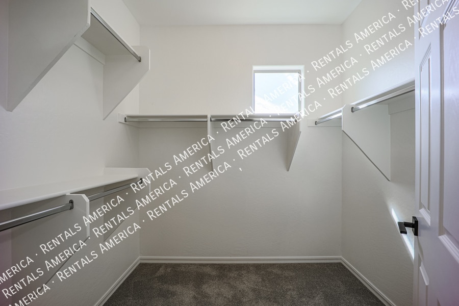 Building Photo - 18830 E Swan Dr