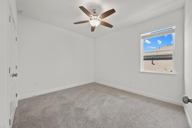 Building Photo - 5305 Mandevilla Dr