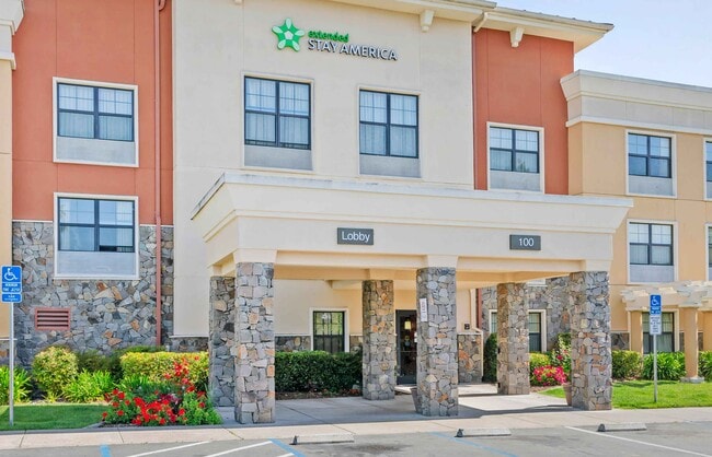 Building Photo - 100 Fountaingrove Pkwy