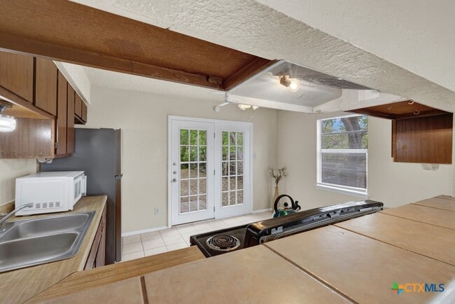 Building Photo - 807 Sturgeon Dr