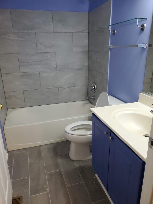 3rd Bathroom Upstairs - 5921 Founders Crossing Ct