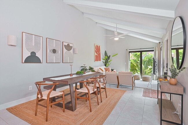 Building Photo - NOW AVAILABLE - Cozy Furnished Villa in Royal Woods!