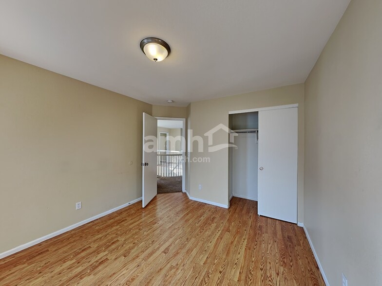 Building Photo - 342 W Prestwick Way