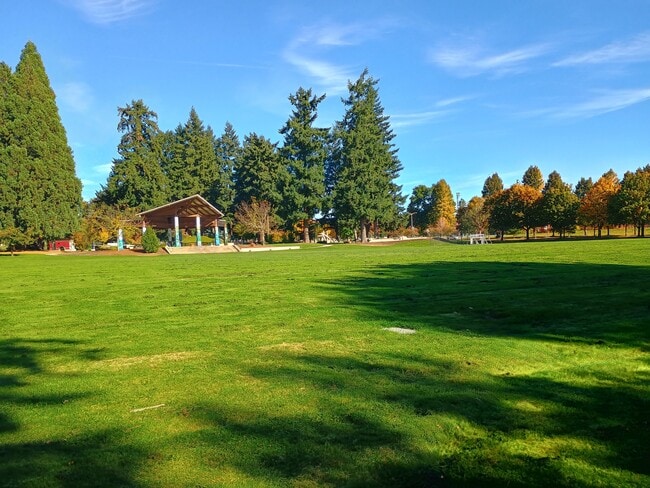 Building Photo - 1815 G St