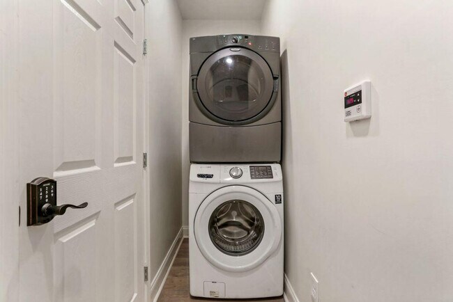 Building Photo - 4829 Tchoupitoulas St