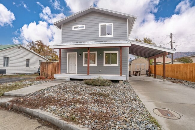 Primary Photo - 3 Bedroom, 2 Bathroom Home with Full Finished Basement