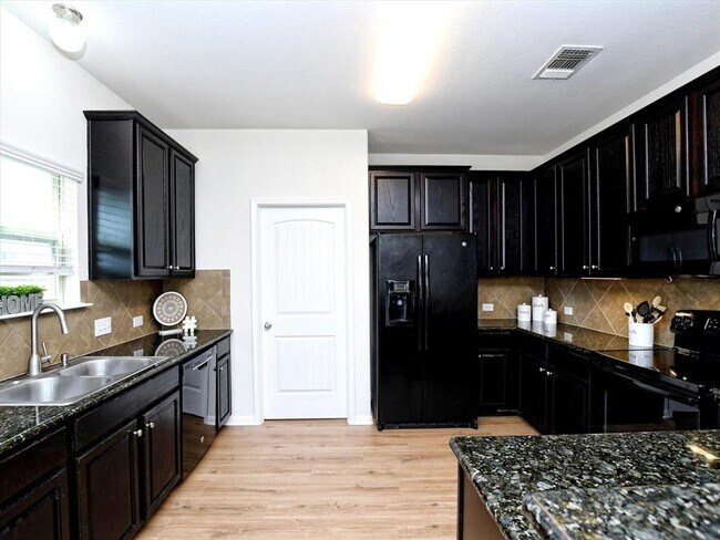 Building Photo - 316 Potters Peak Way