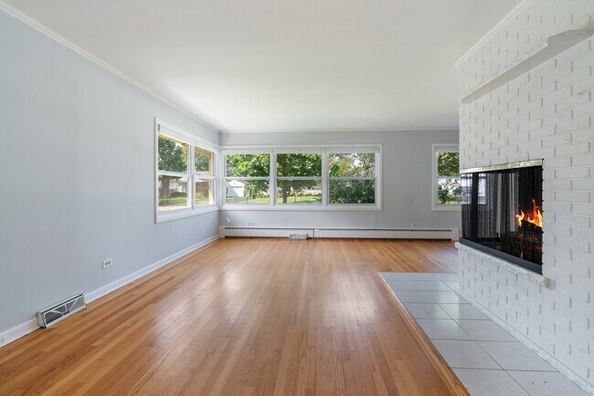 Building Photo - 301 N Derbyshire Ave