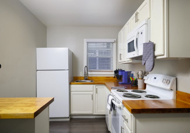 Building Photo - 118 Delaware St