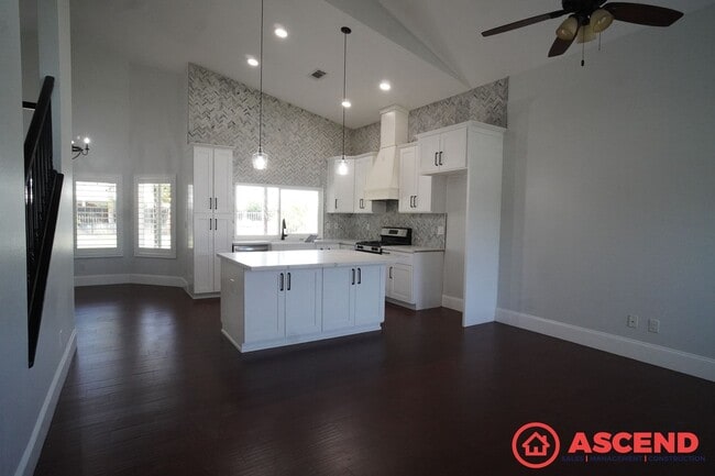Building Photo - Stunning Home in Rosedale Area!