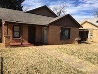 Building Photo - Very cute 2 Bedroom 1 Bath with Bonus Room.