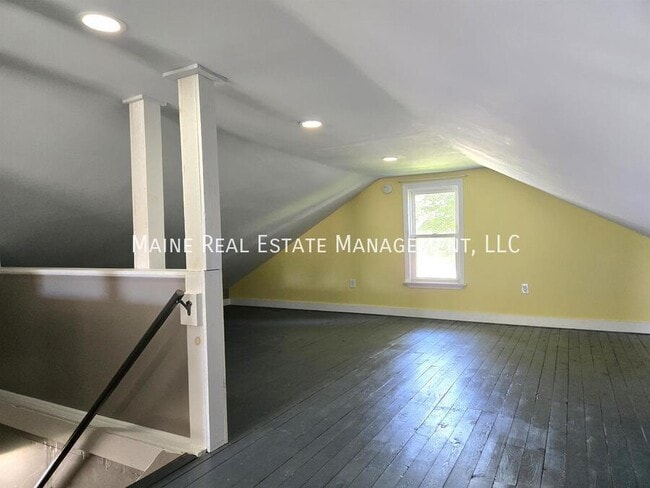 Building Photo - 885 Minot Ave